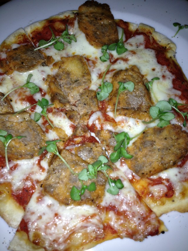 Check out this pizza... sooooo good.  The meatballs are fab.